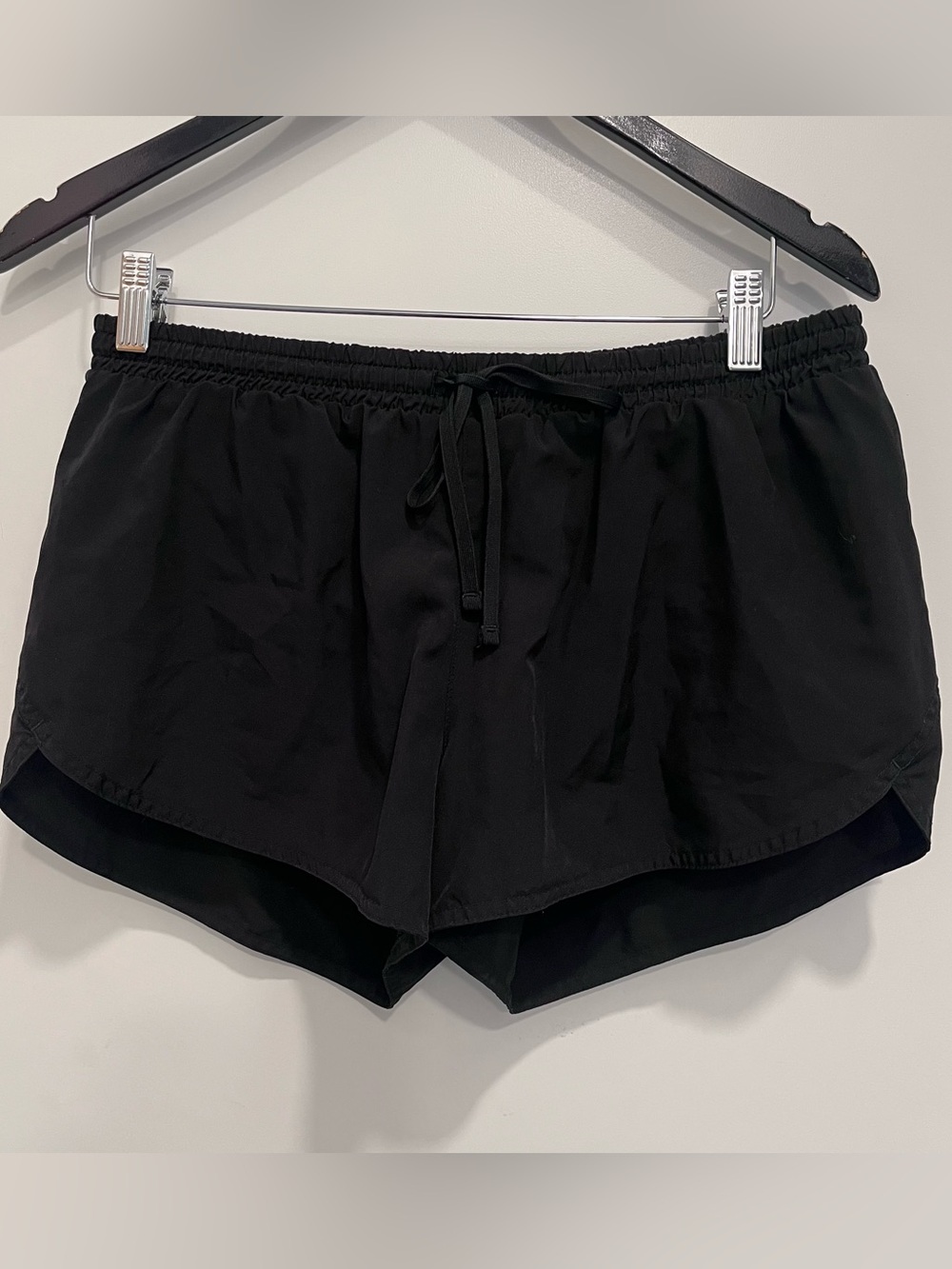 Old Navy Women's Active Go Dry Black Athletic Shorts Medium Elastic Running